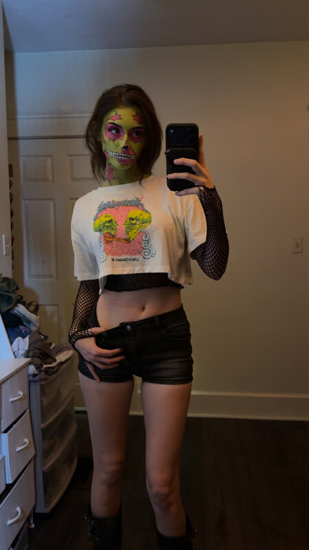 soggyalien22 nude photo 16