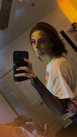 soggyalien22 nude photo 36