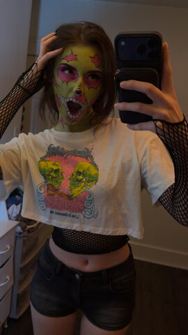 soggyalien22 nude photo 35