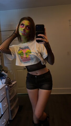 soggyalien22 nude photo 32