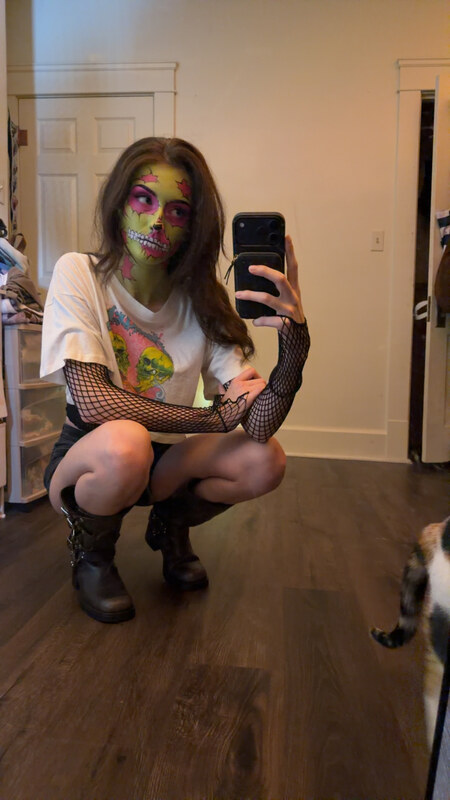 soggyalien22 nude photo 24