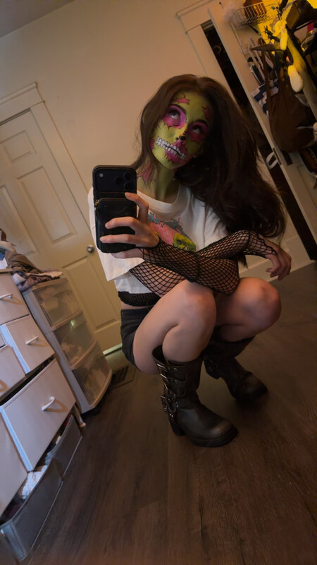 soggyalien22 nude photo 25