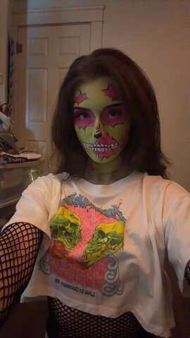 soggyalien22 nude photo 27