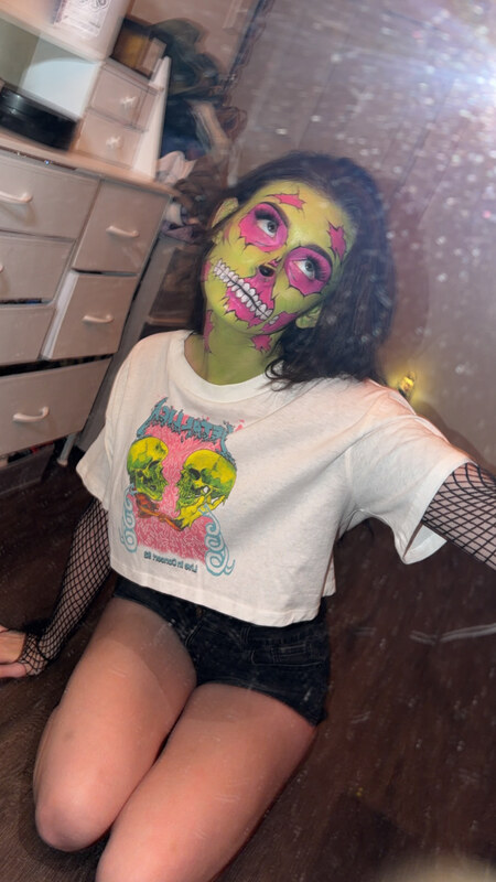 soggyalien22 nude photo 32