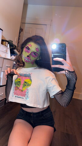 soggyalien22 nude photo 20