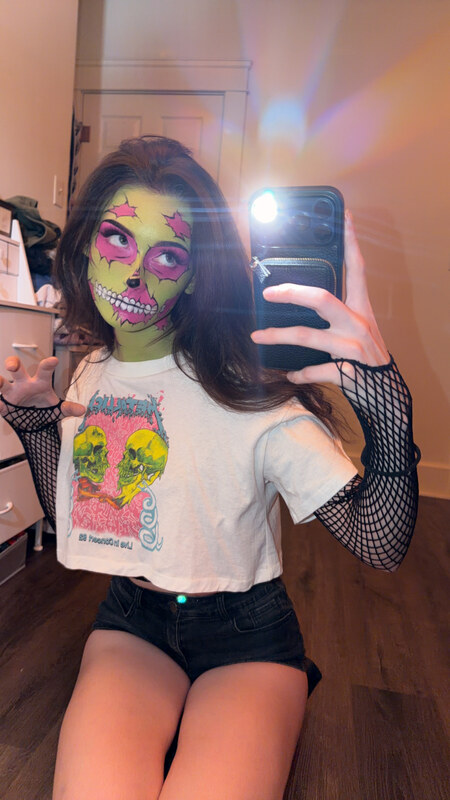 soggyalien22 nude photo 36
