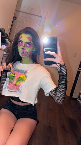 soggyalien22 nude photo 18