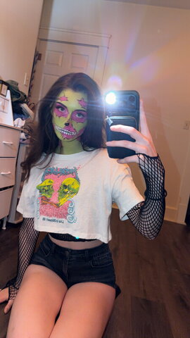 soggyalien22 nude photo 17