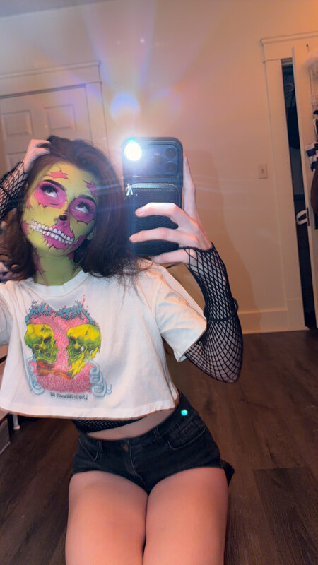 soggyalien22 nude photo 42