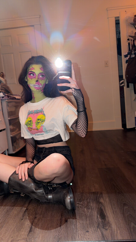 soggyalien22 nude photo 45