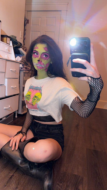 soggyalien22 nude photo 46