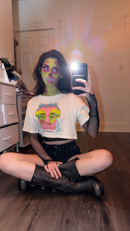 soggyalien22 nude photo 48
