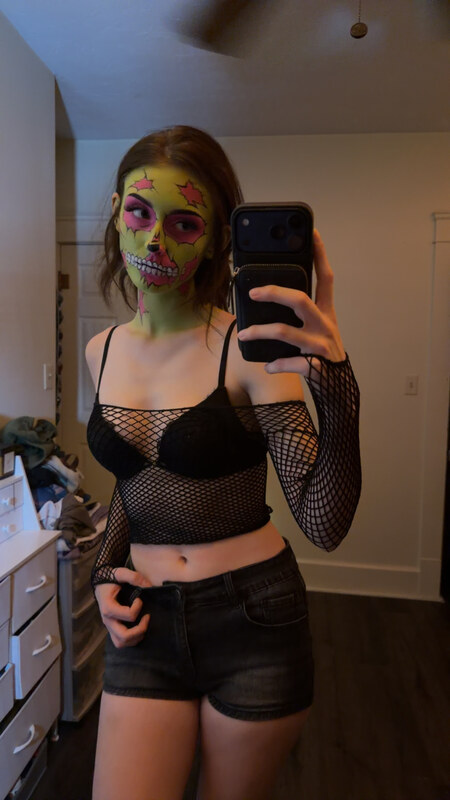 soggyalien22 nude photo 3