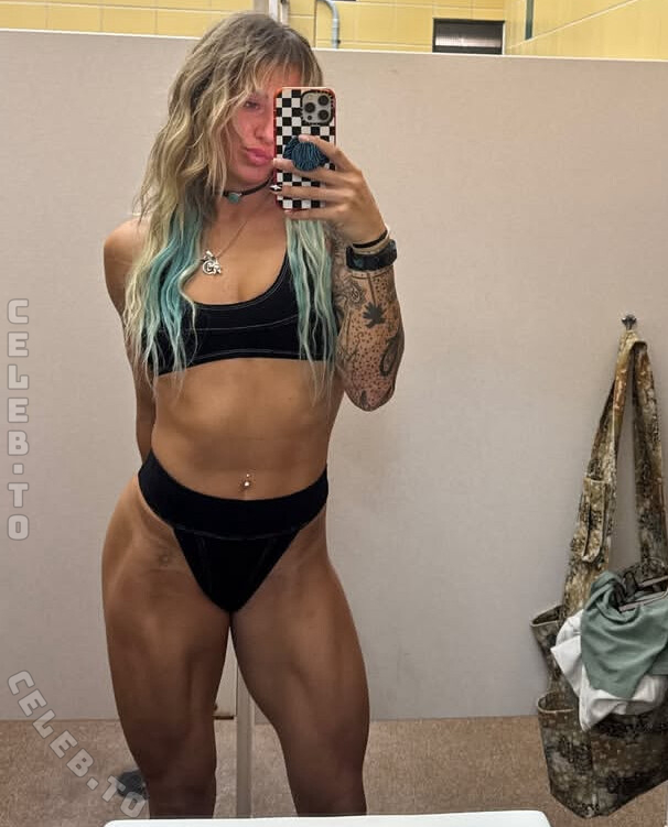 Sol Ruca nude photo 6