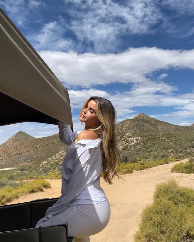 Solarasanter nude photo 6