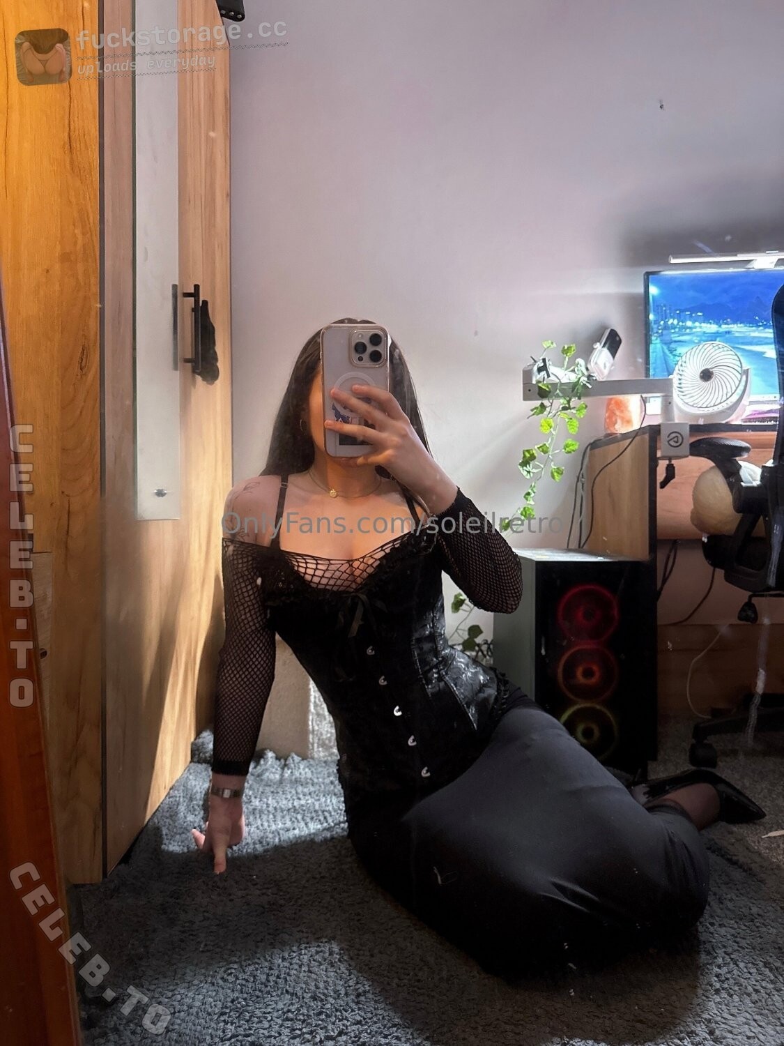 soleilretro nude photo 3