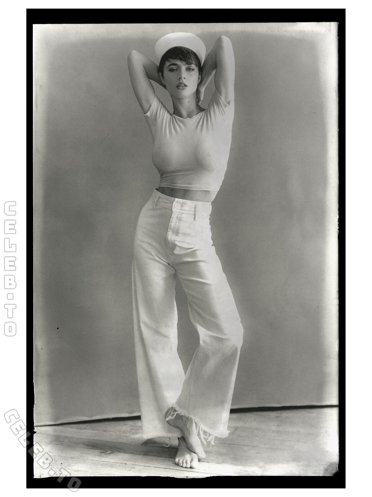 Solomia Maievska nude photo 9