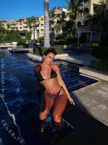 Sommer Ray nude photo 33