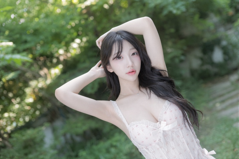 Son Ye Eun nude photo 20
