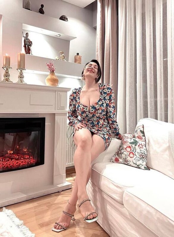 Songul Kara nude photo 6