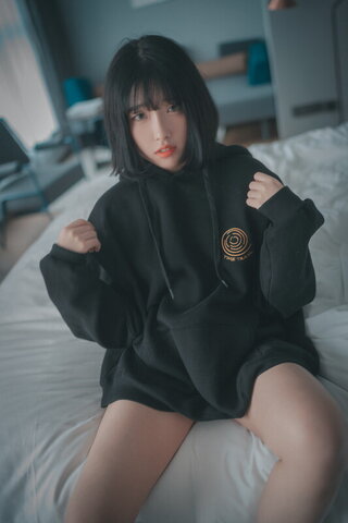 Sonson nude photo 13