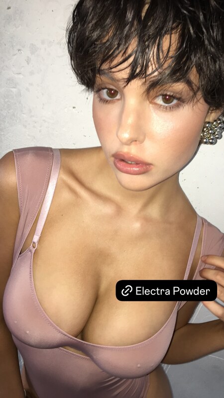 Sonya Zoloeva nude photo 1