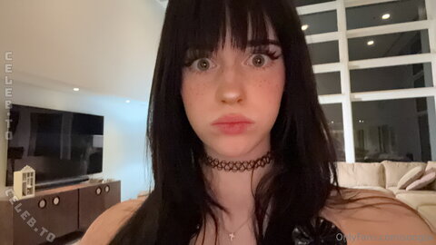 Soogsx nude photo 6