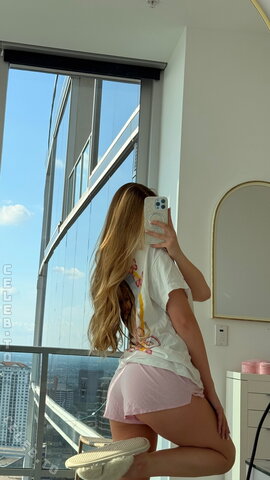 Sophia Diamond nude photo 1