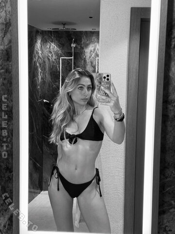 Sophia Flörsch nude photo 17