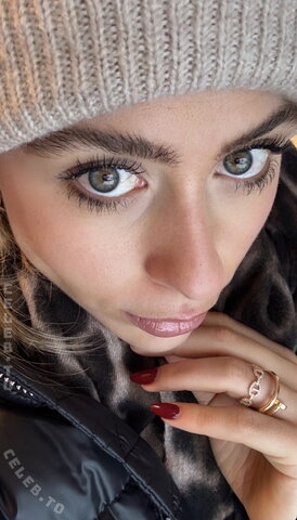 Sophia Flörsch nude photo 1