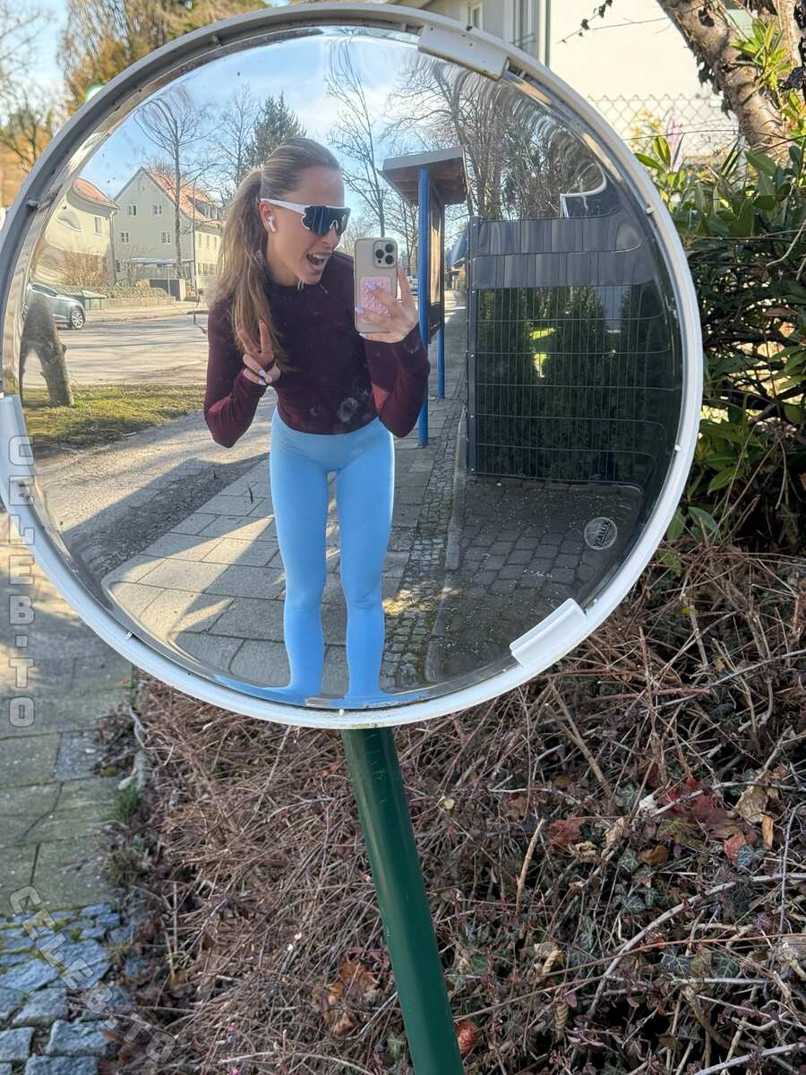Sophia Flörsch nude photo 4