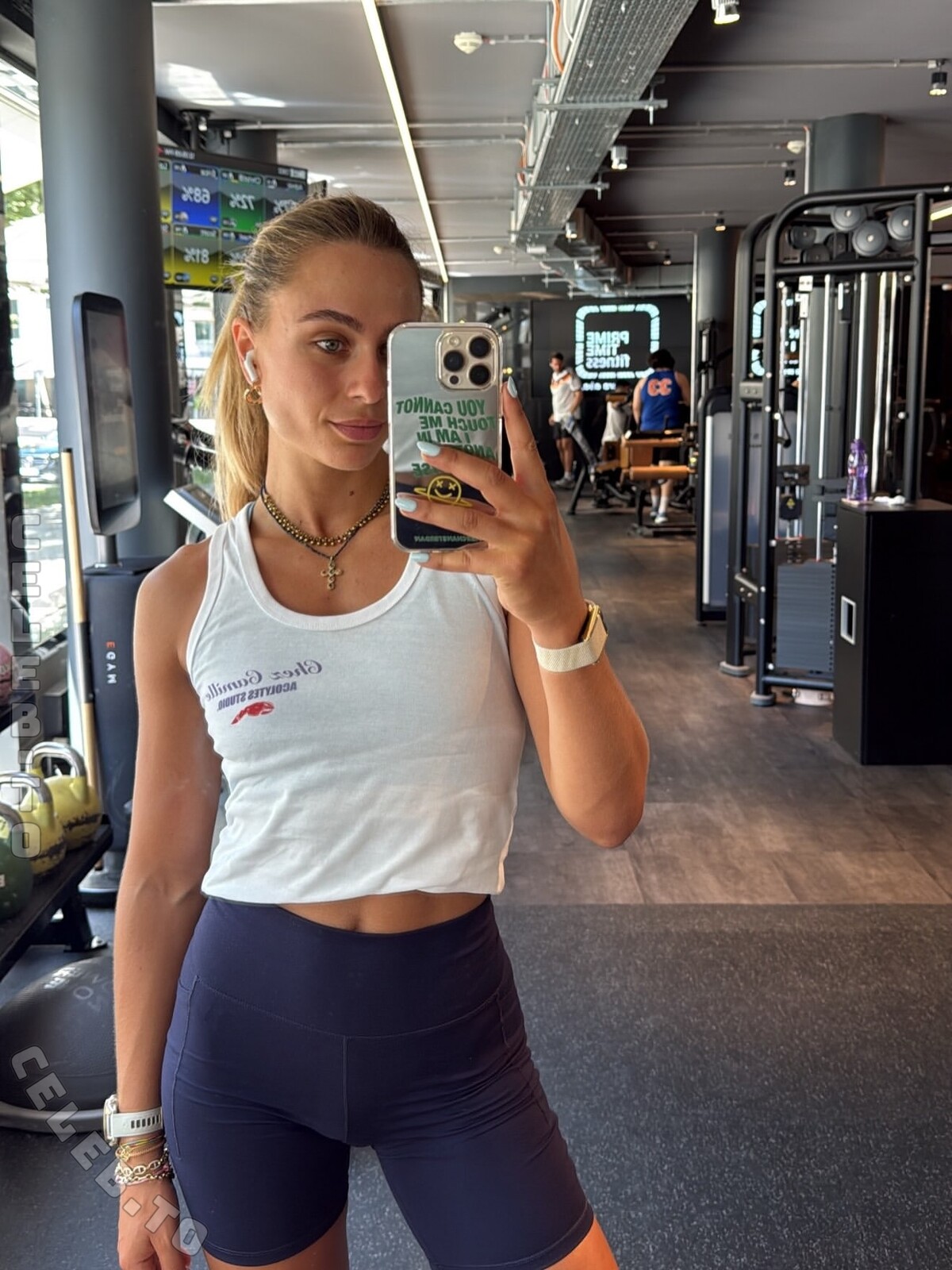 Sophia Flörsch nude photo 1