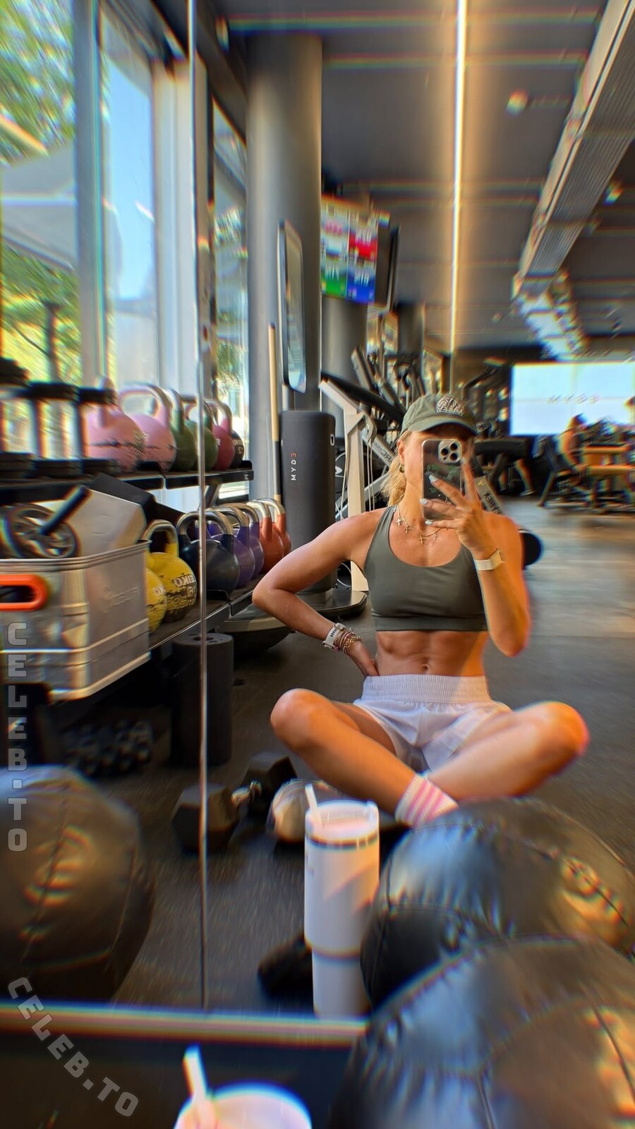 Sophia Flörsch nude photo 6