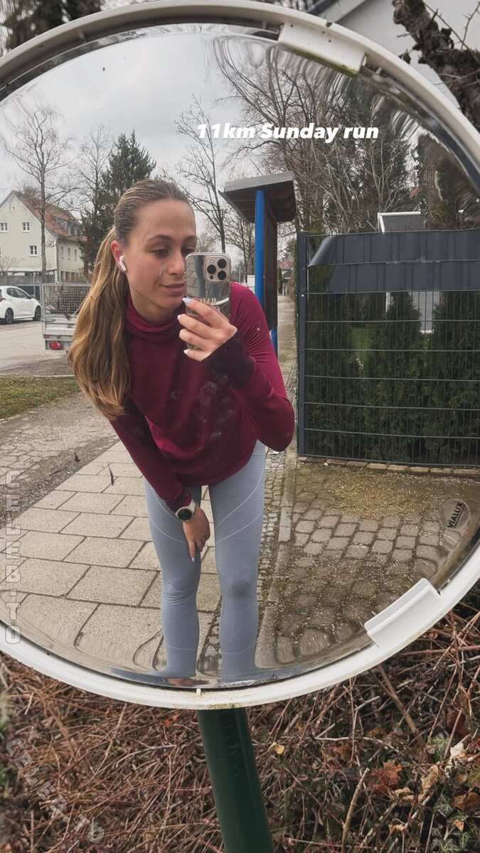Sophia Flörsch nude photo 8