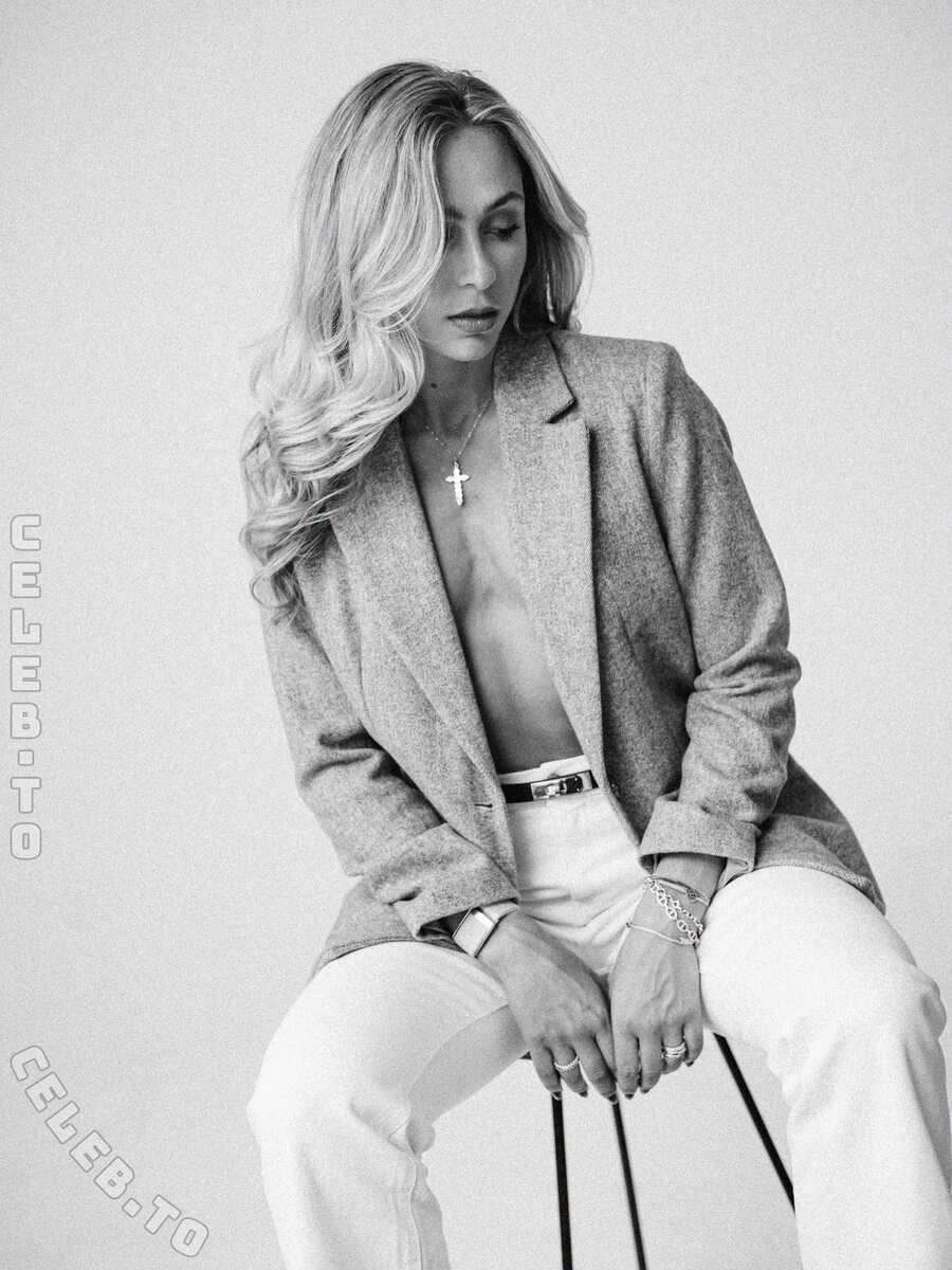 Sophia Flörsch nude photo 6