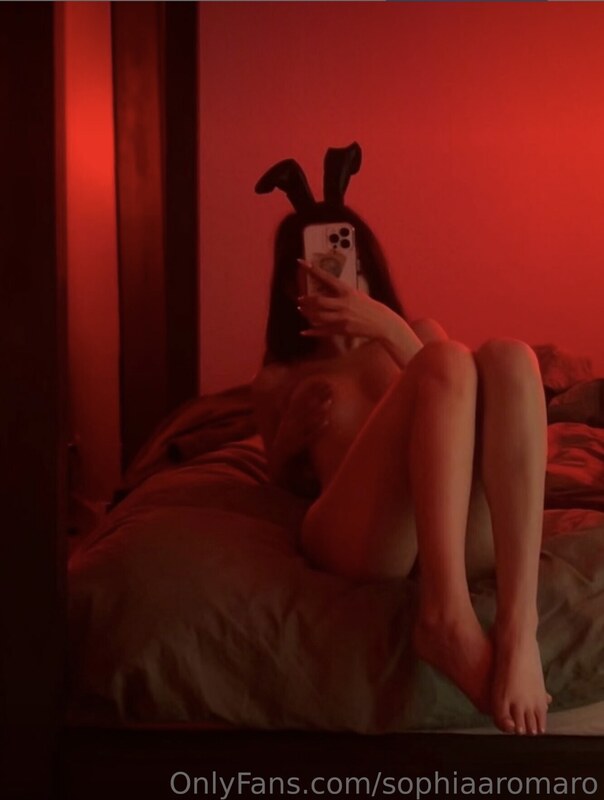 Sophia Romaro nude photo 3