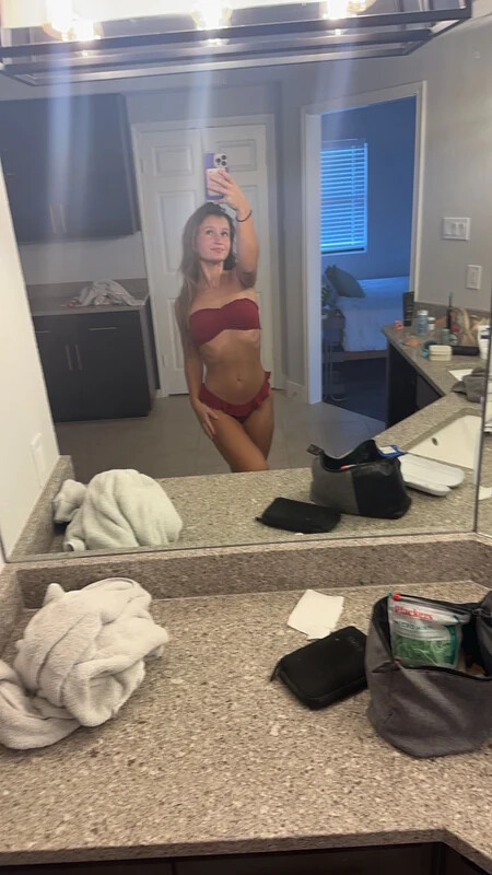 Sophia Sentner nude photo 3