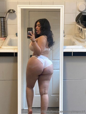 Sophia Summers nude photo 7