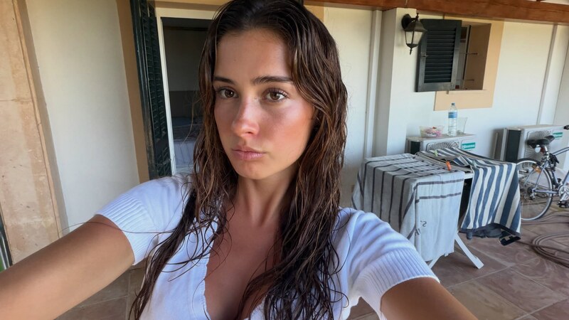 Sophia Symmons nude photo 6