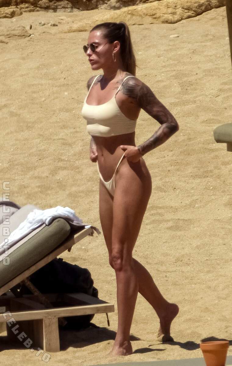 Sophia Thomalla nude photo 3