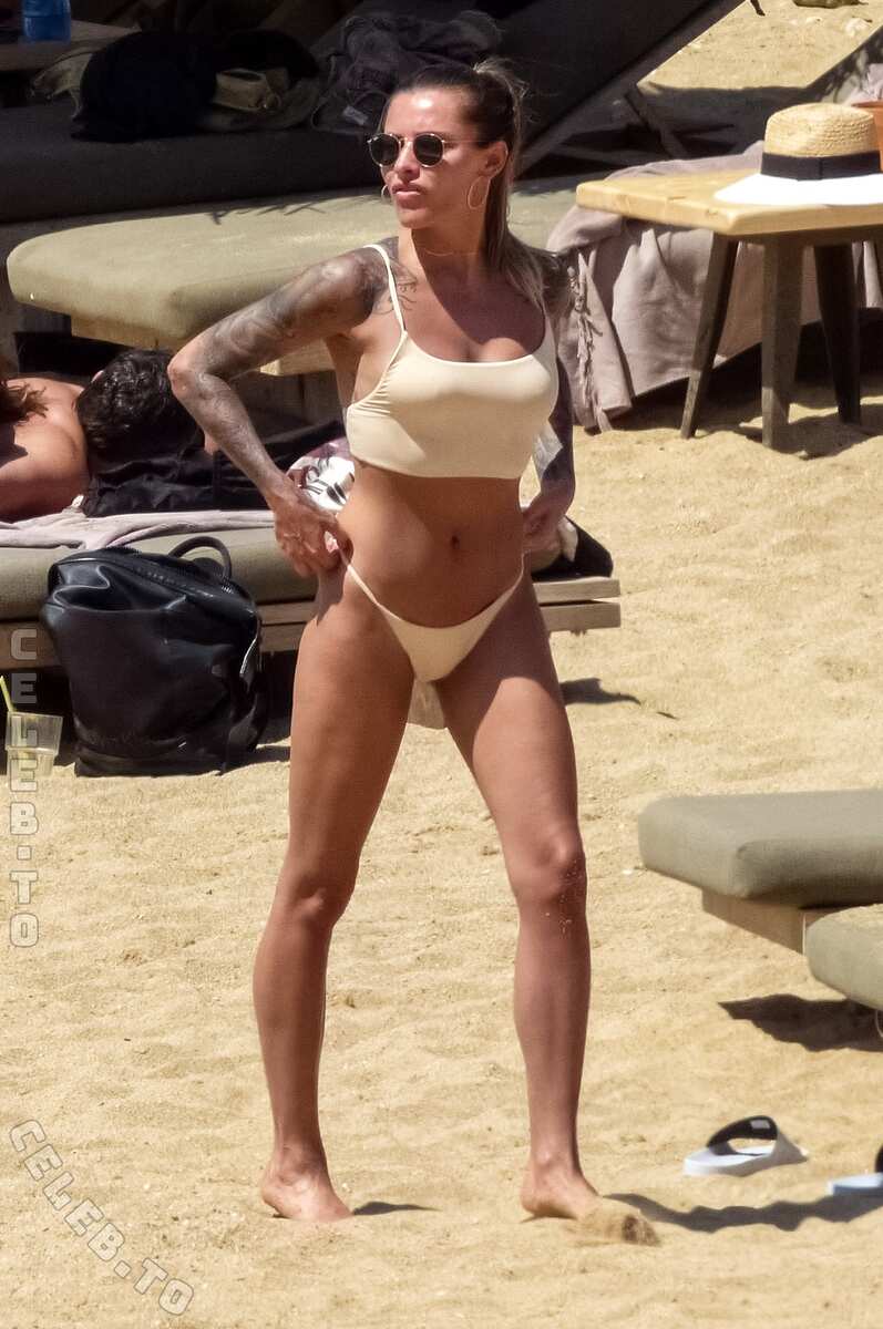 Sophia Thomalla nude photo 4