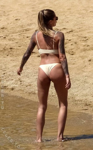 Sophia Thomalla nude photo 40