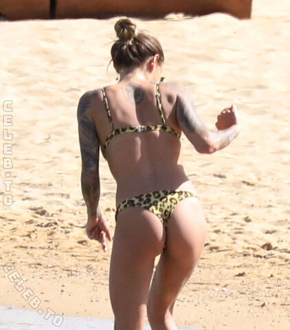 Sophia Thomalla nude photo 38
