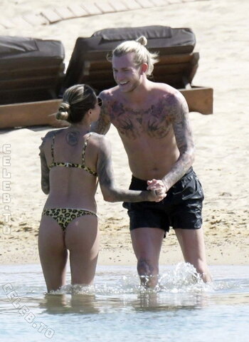 Sophia Thomalla nude photo 37