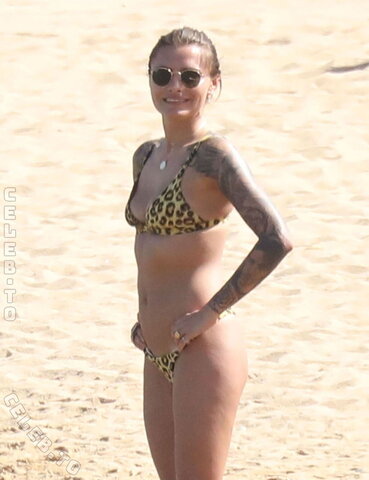 Sophia Thomalla nude photo 34
