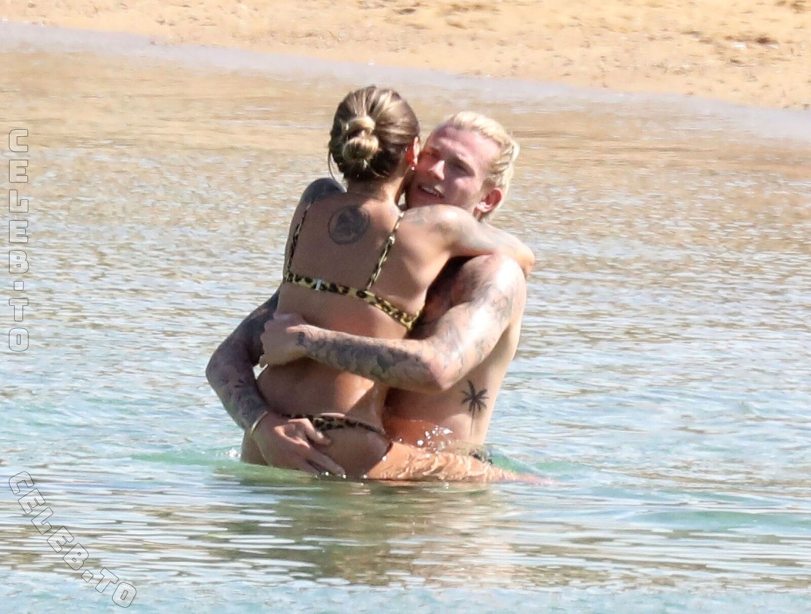 Sophia Thomalla nude photo 12