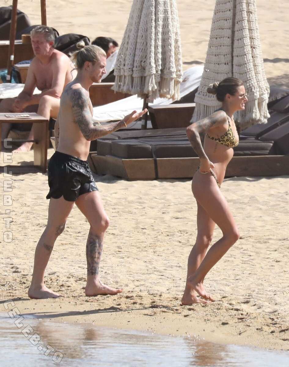 Sophia Thomalla nude photo 13