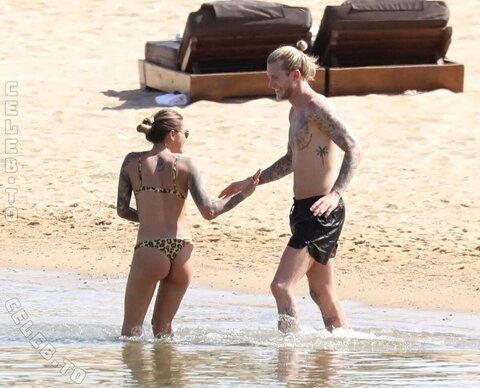 Sophia Thomalla nude photo 14