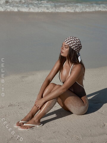 Sophia nude photo 2
