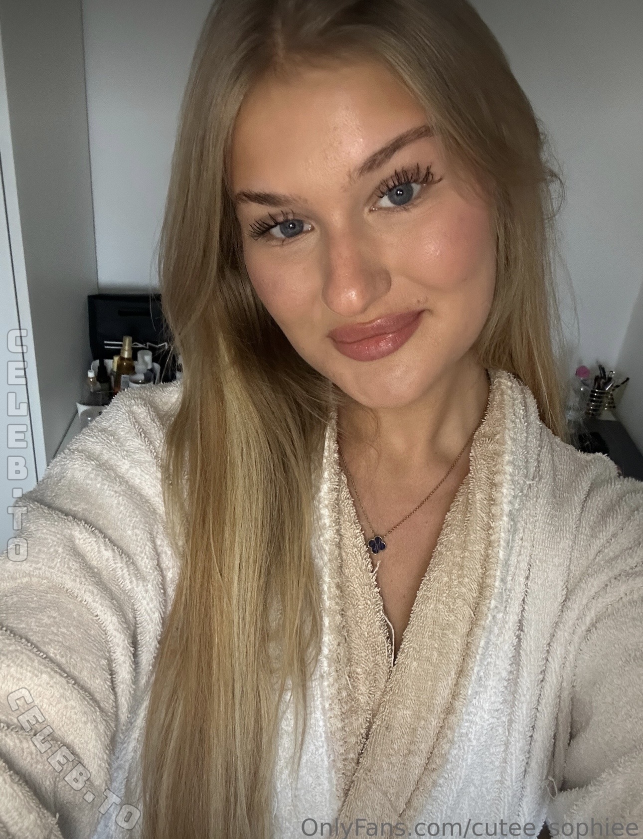 Sophiaa_05 nude photo 1